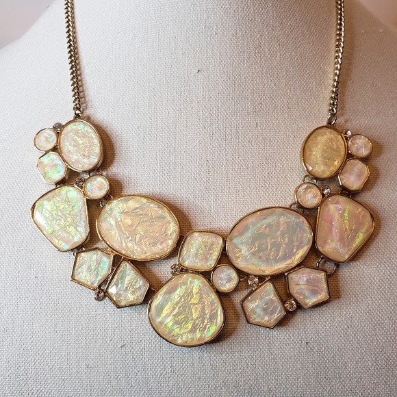 Claire's Bib Necklace Iridescent Ivory Gemstones Gold Tone Metal Shimmer - Picture 3 of 14